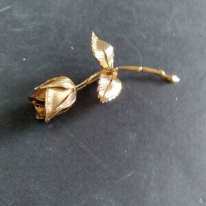 Giovanni Gold Tone Perfect Rosebud Vintage Brooch